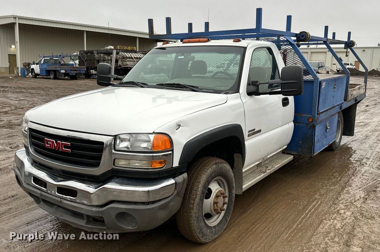 image for item NN9439 2006 GMC Sierra 3500 utility bed pickup truck