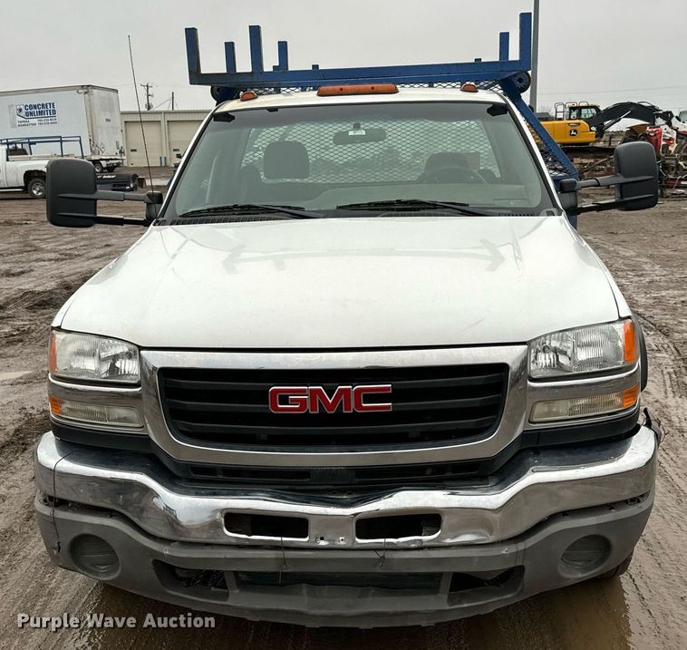 image for item NN9439 2006 GMC Sierra 3500 utility bed pickup truck
