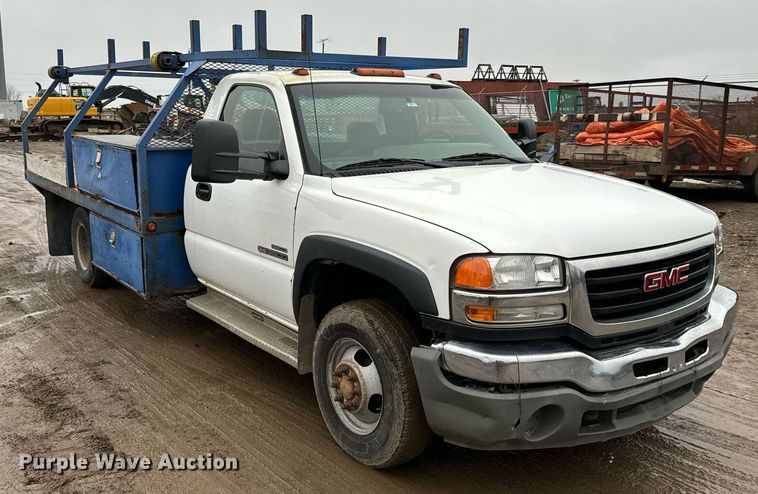 image for item NN9439 2006 GMC Sierra 3500 utility bed pickup truck