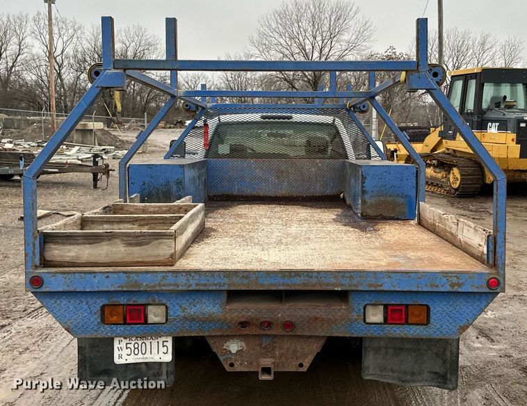 image for item NN9439 2006 GMC Sierra 3500 utility bed pickup truck