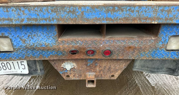 image for item NN9439 2006 GMC Sierra 3500 utility bed pickup truck