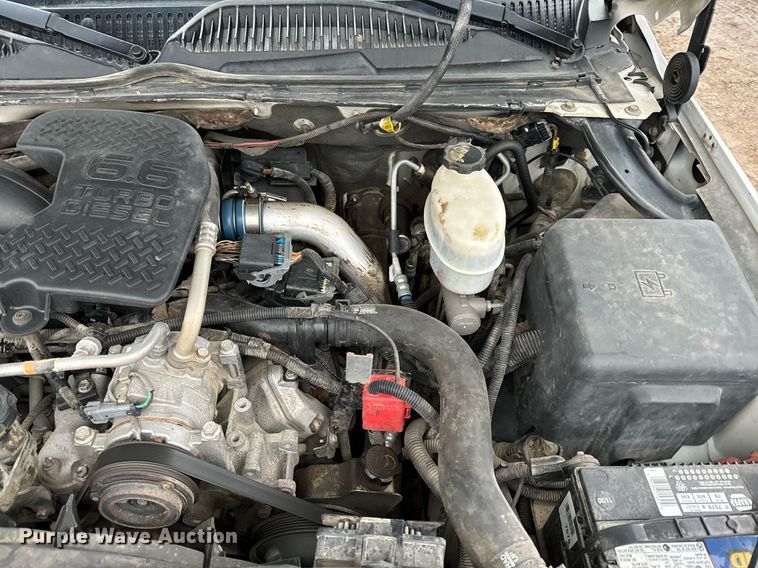 image for item NN9439 2006 GMC Sierra 3500 utility bed pickup truck