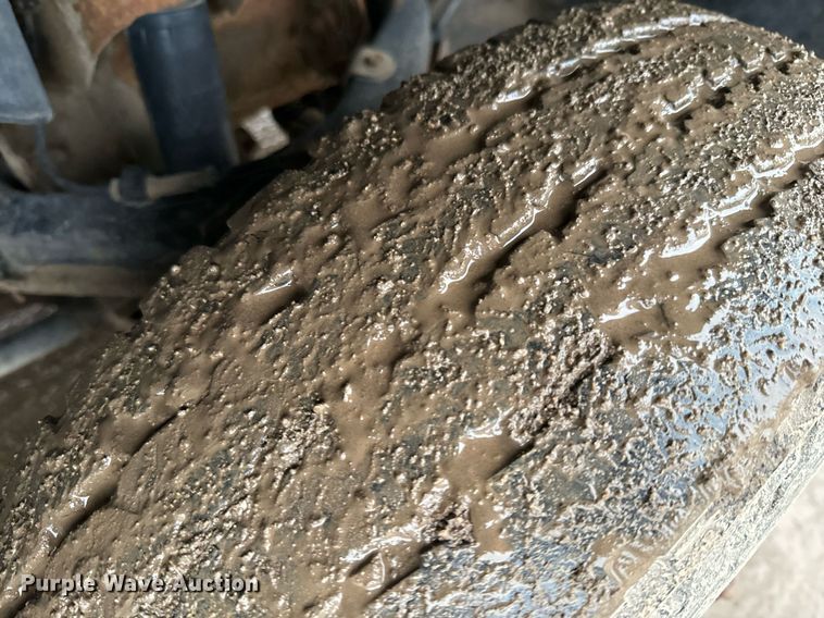 image for item NN9439 2006 GMC Sierra 3500 utility bed pickup truck