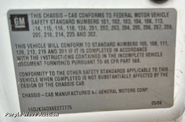 image for item NN9439 2006 GMC Sierra 3500 utility bed pickup truck