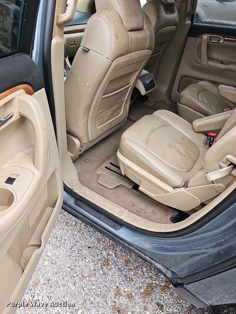 image for item NP9207 2009 Saturn  Outlook XR SUV