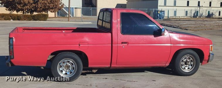 image for item OD9183 1995 Nissan pickup truck