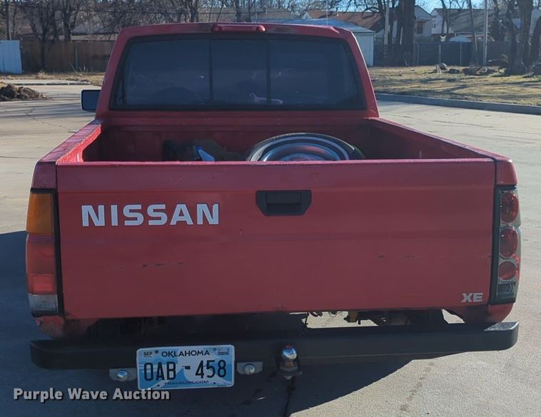 image for item OD9183 1995 Nissan pickup truck