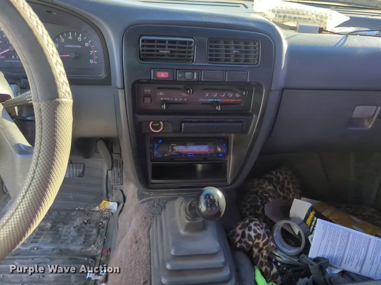 image for item OD9183 1995 Nissan pickup truck