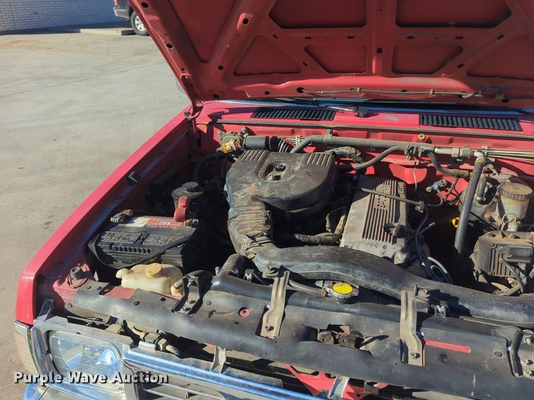 image for item OD9183 1995 Nissan pickup truck