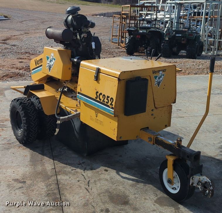 image for item OD9210 2004 Vermeer SC252 stump grinder