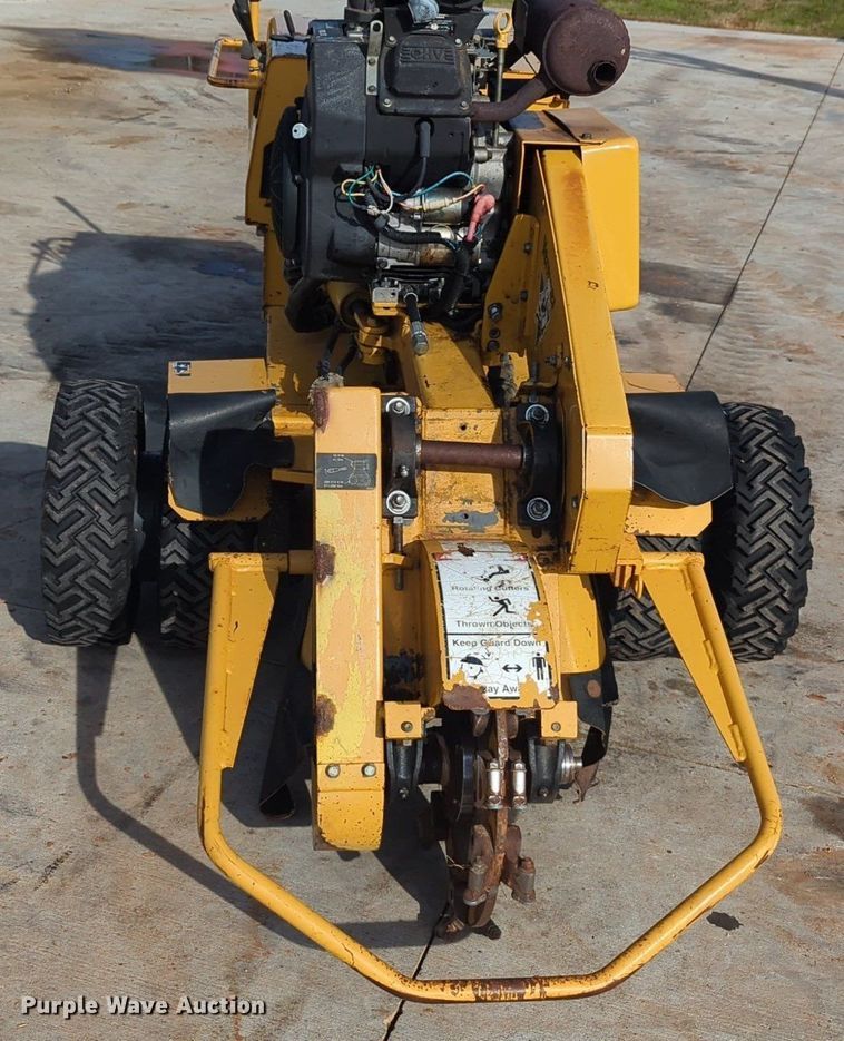 image for item OD9210 2004 Vermeer SC252 stump grinder