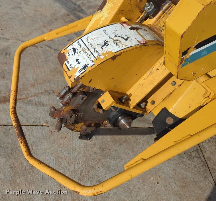 image for item OD9210 2004 Vermeer SC252 stump grinder