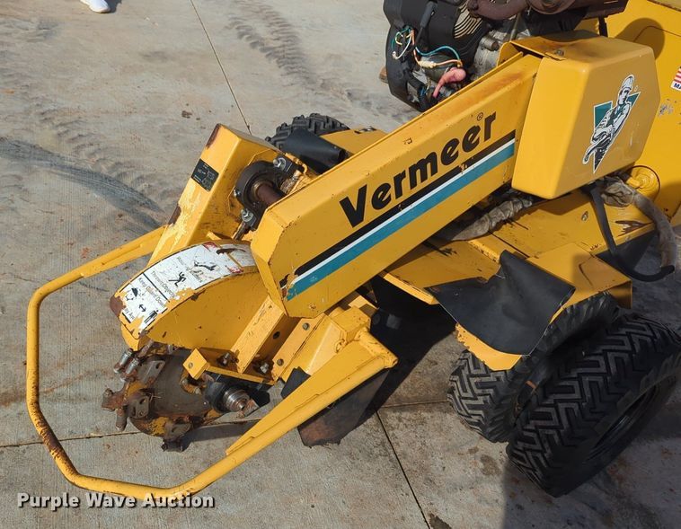 image for item OD9210 2004 Vermeer SC252 stump grinder