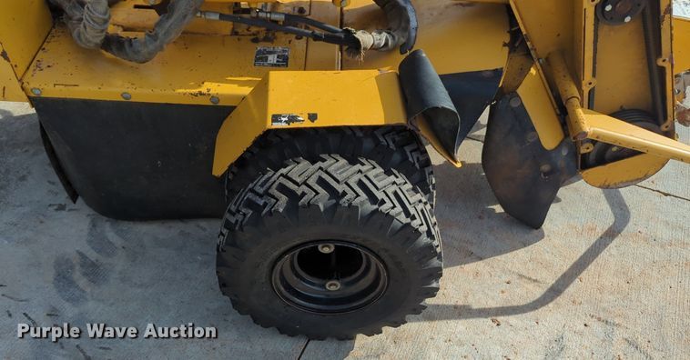 image for item OD9210 2004 Vermeer SC252 stump grinder