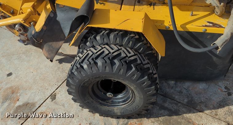 image for item OD9210 2004 Vermeer SC252 stump grinder