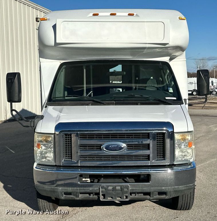image for item OD9934 2008 Ford  E350 Super Duty shuttle bus