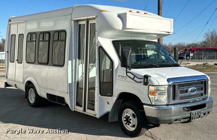 image for item OD9934 2008 Ford  E350 Super Duty shuttle bus
