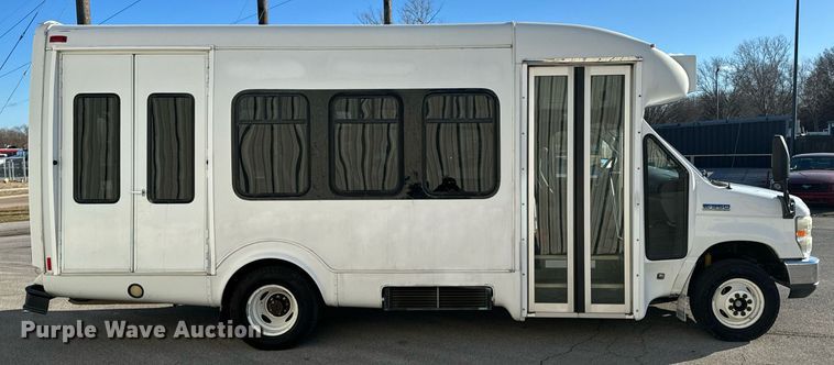 image for item OD9934 2008 Ford  E350 Super Duty shuttle bus