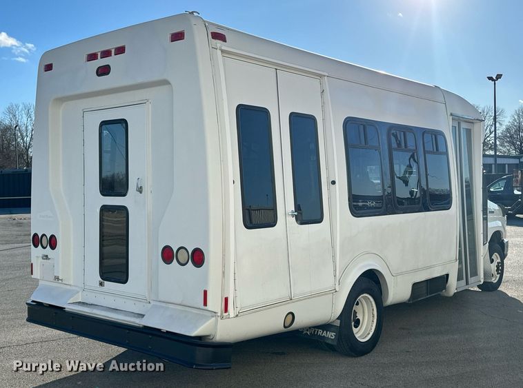 image for item OD9934 2008 Ford  E350 Super Duty shuttle bus