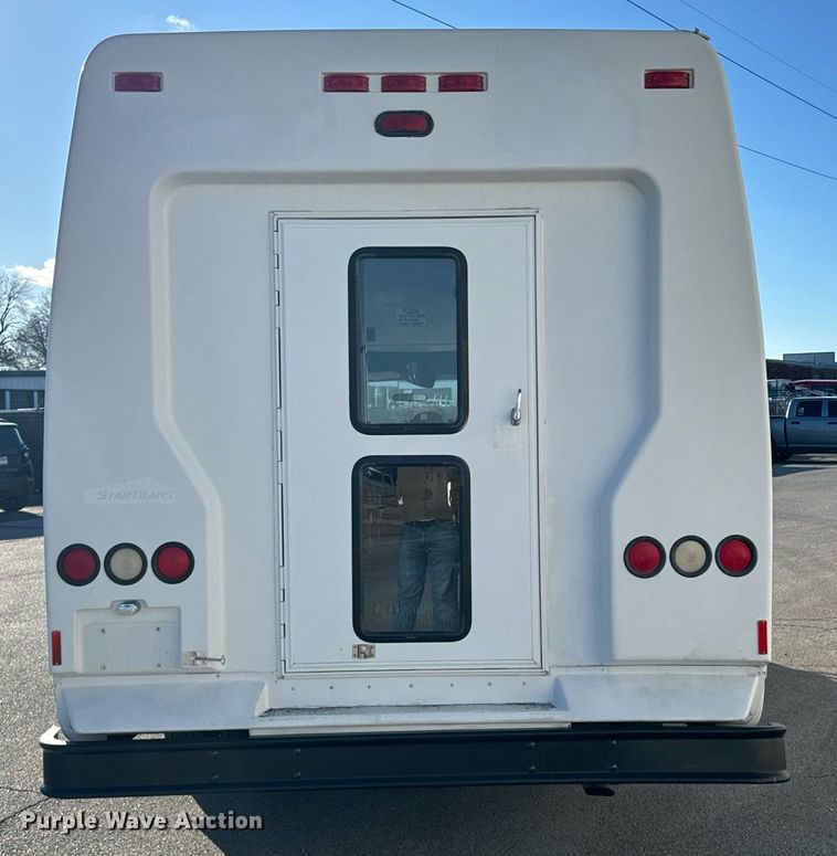 image for item OD9934 2008 Ford  E350 Super Duty shuttle bus