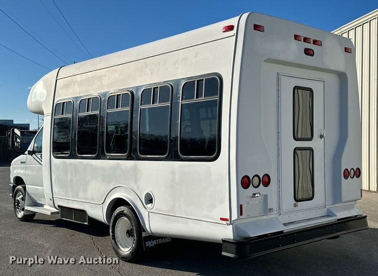 image for item OD9934 2008 Ford  E350 Super Duty shuttle bus