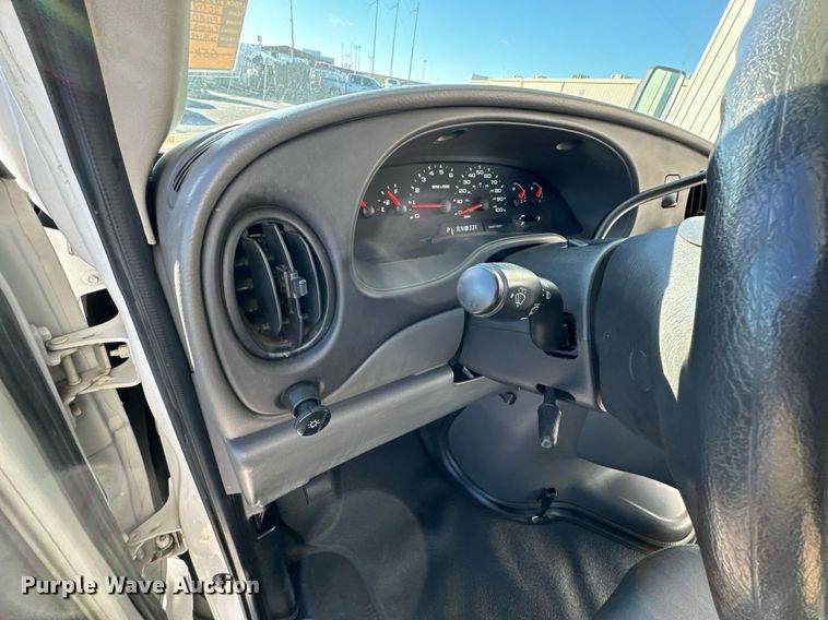 image for item OD9934 2008 Ford  E350 Super Duty shuttle bus