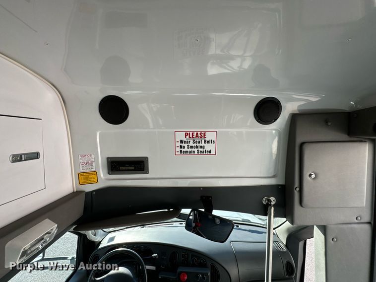 image for item OD9934 2008 Ford  E350 Super Duty shuttle bus