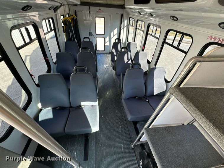 image for item OD9934 2008 Ford  E350 Super Duty shuttle bus