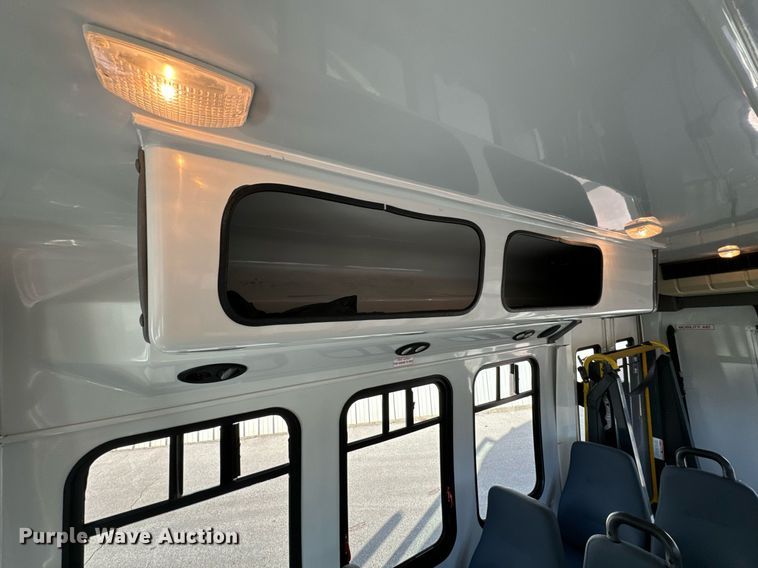 image for item OD9934 2008 Ford  E350 Super Duty shuttle bus