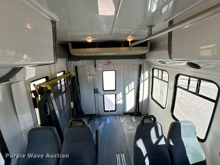 image for item OD9934 2008 Ford  E350 Super Duty shuttle bus