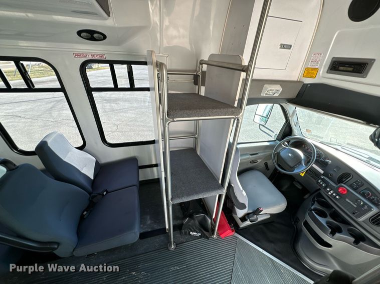 image for item OD9934 2008 Ford  E350 Super Duty shuttle bus