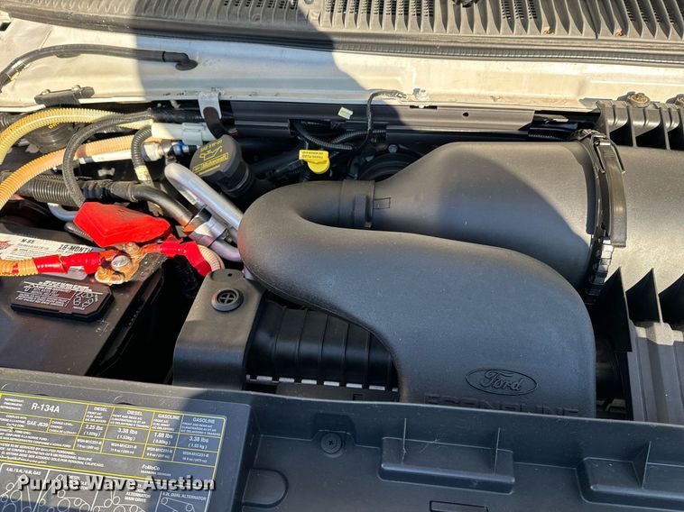 image for item OD9934 2008 Ford  E350 Super Duty shuttle bus