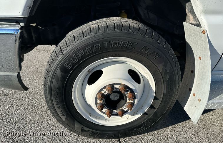 image for item OD9934 2008 Ford  E350 Super Duty shuttle bus