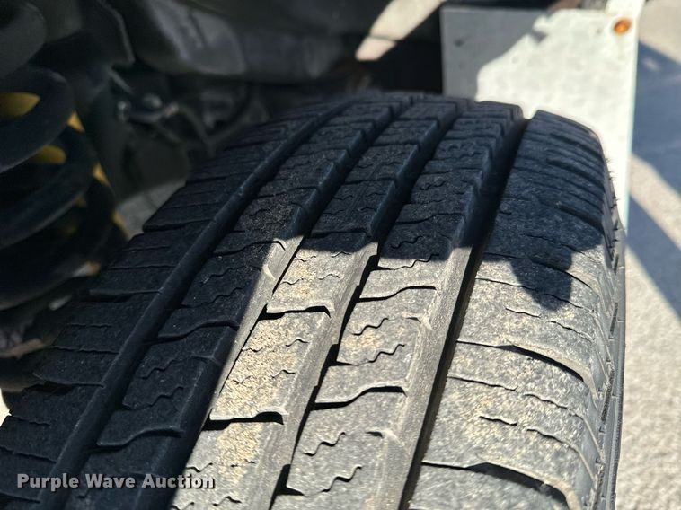 image for item OD9934 2008 Ford  E350 Super Duty shuttle bus