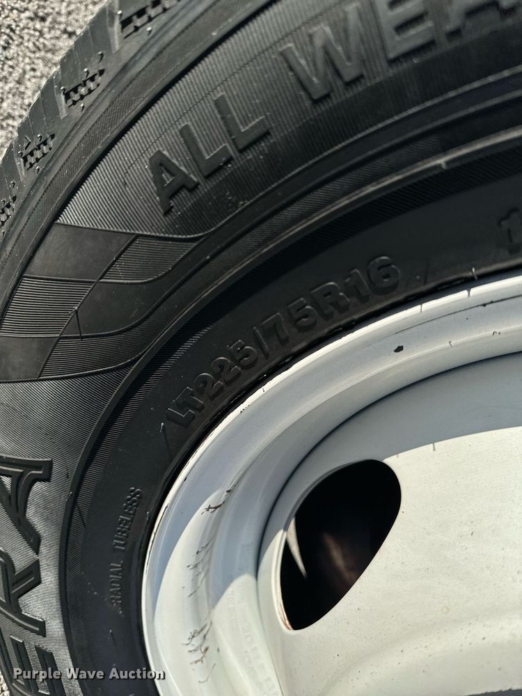 image for item OD9934 2008 Ford  E350 Super Duty shuttle bus