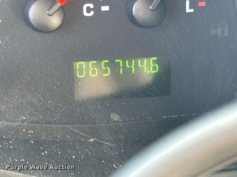 image for item OD9934 2008 Ford  E350 Super Duty shuttle bus