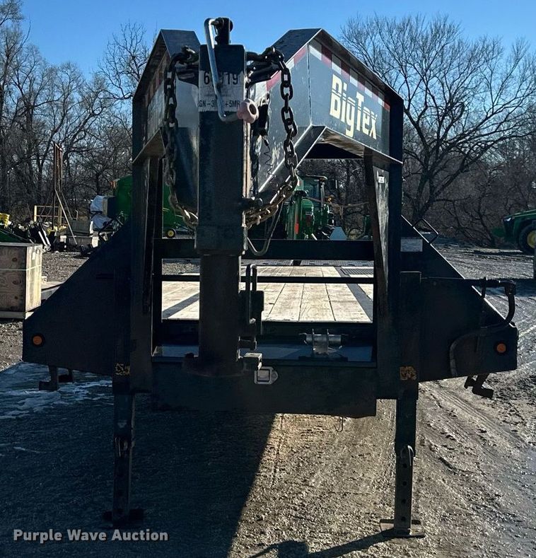 image for item OF9233 2019 BigTex 22GNHD equipment trailer