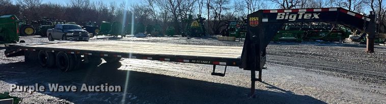 image for item OF9233 2019 BigTex 22GNHD equipment trailer