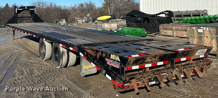 image for item OF9233 2019 BigTex 22GNHD equipment trailer