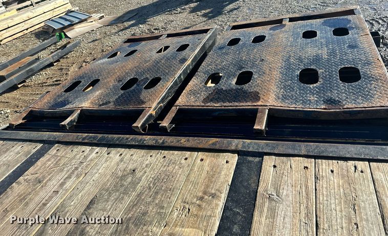 image for item OF9233 2019 BigTex 22GNHD equipment trailer