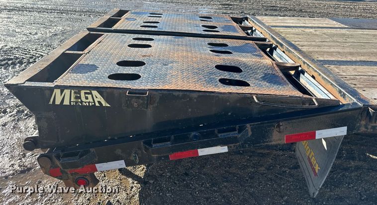 image for item OF9233 2019 BigTex 22GNHD equipment trailer