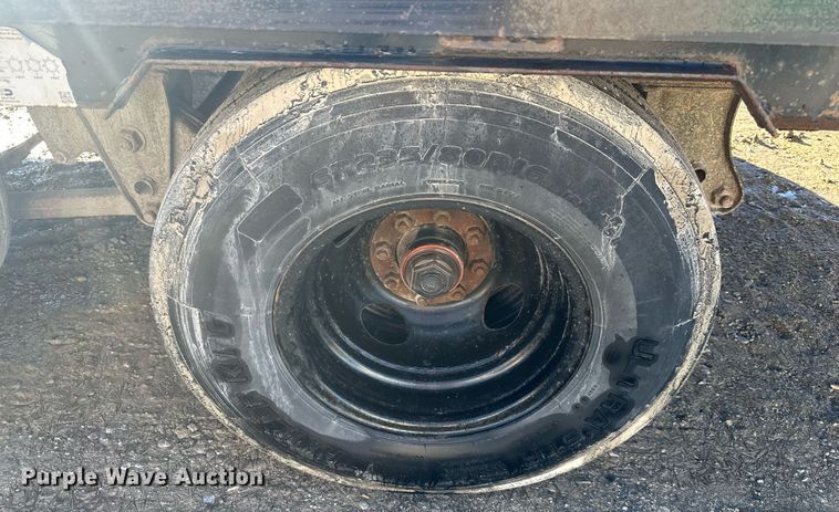 image for item OF9233 2019 BigTex 22GNHD equipment trailer