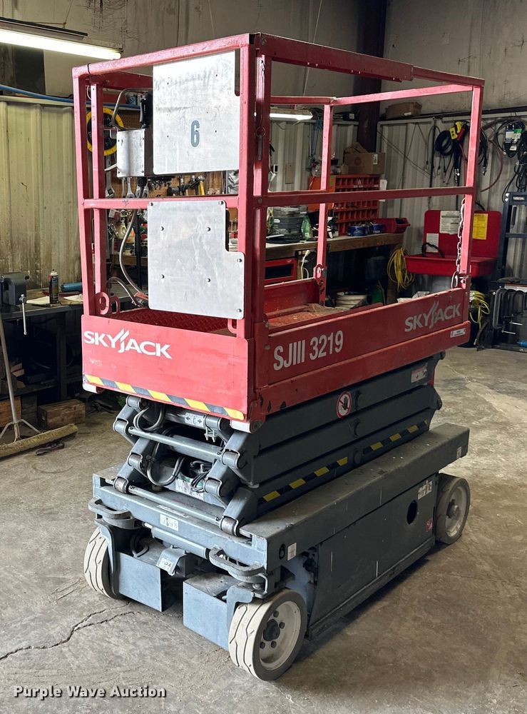 image for item OF9237 Skyjack SJIII 3219 scissor lift