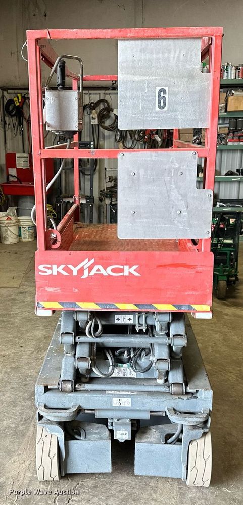 image for item OF9237 Skyjack SJIII 3219 scissor lift