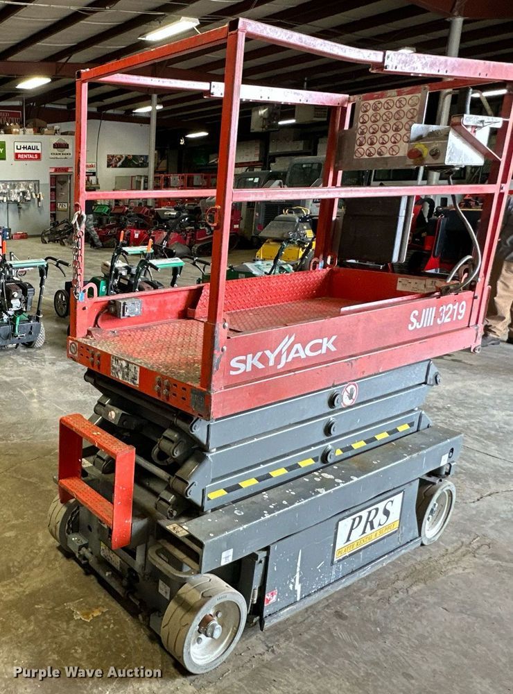 image for item OF9237 Skyjack SJIII 3219 scissor lift