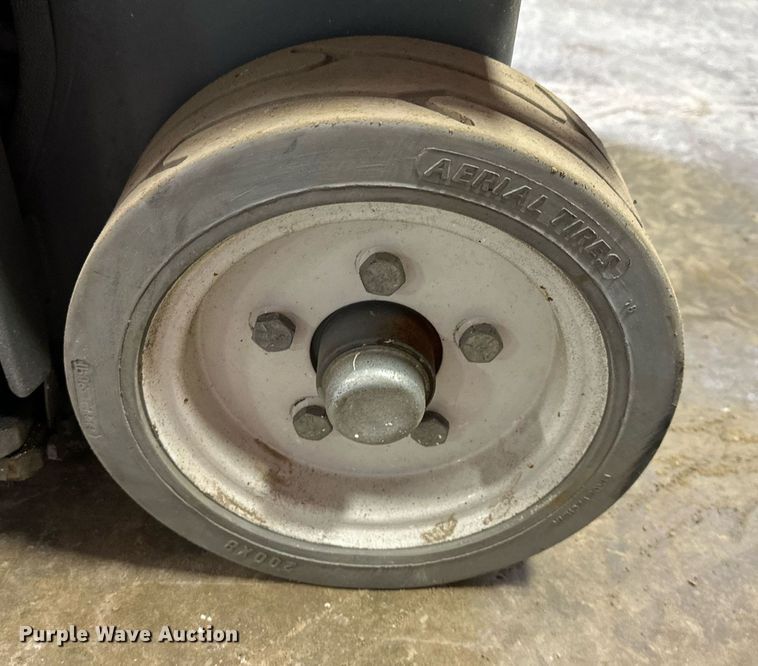 image for item OF9237 Skyjack SJIII 3219 scissor lift