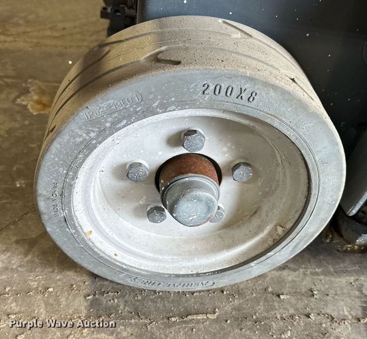 image for item OF9237 Skyjack SJIII 3219 scissor lift