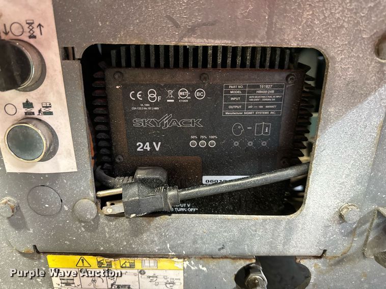 image for item OF9237 Skyjack SJIII 3219 scissor lift