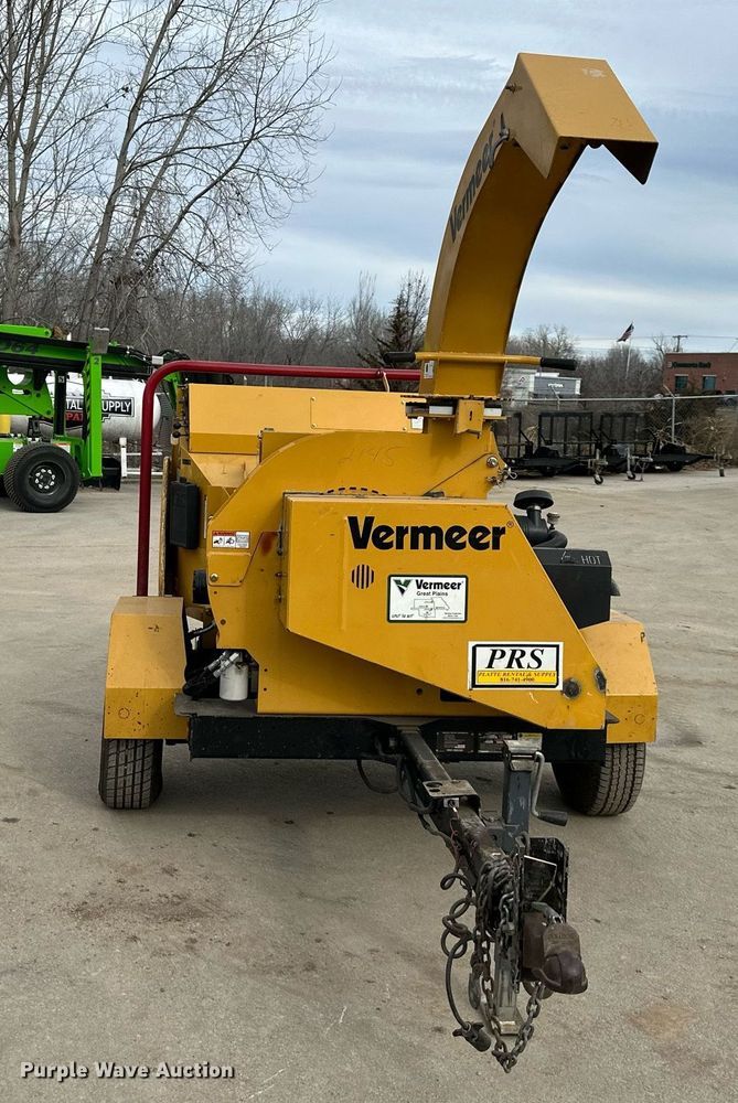 image for item OF9240 2016 Vermeer BC900XL wood chipper
