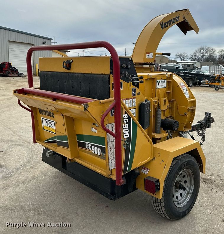 image for item OF9240 2016 Vermeer BC900XL wood chipper